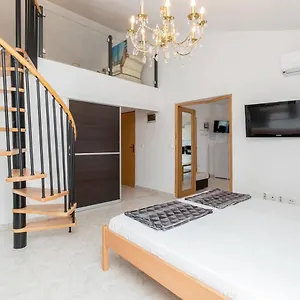 Apartman & Hegic
